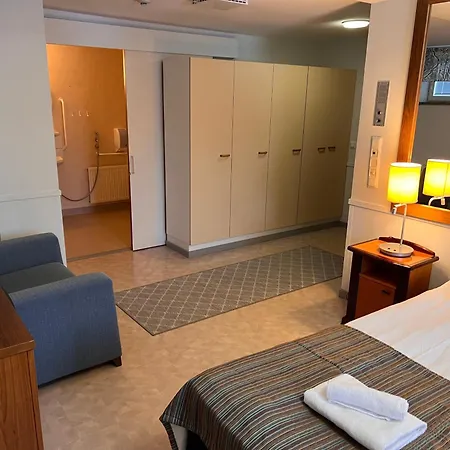 Budget Easystay Hotel 2*