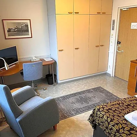 Budget Easystay Hotel